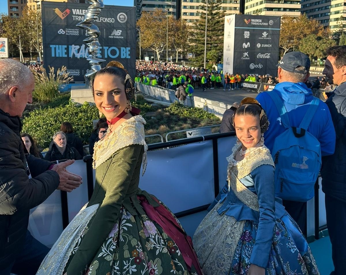 Maria Estela i Marina donen el tret d’eixida a la Marató de València Trinidad Alfonso