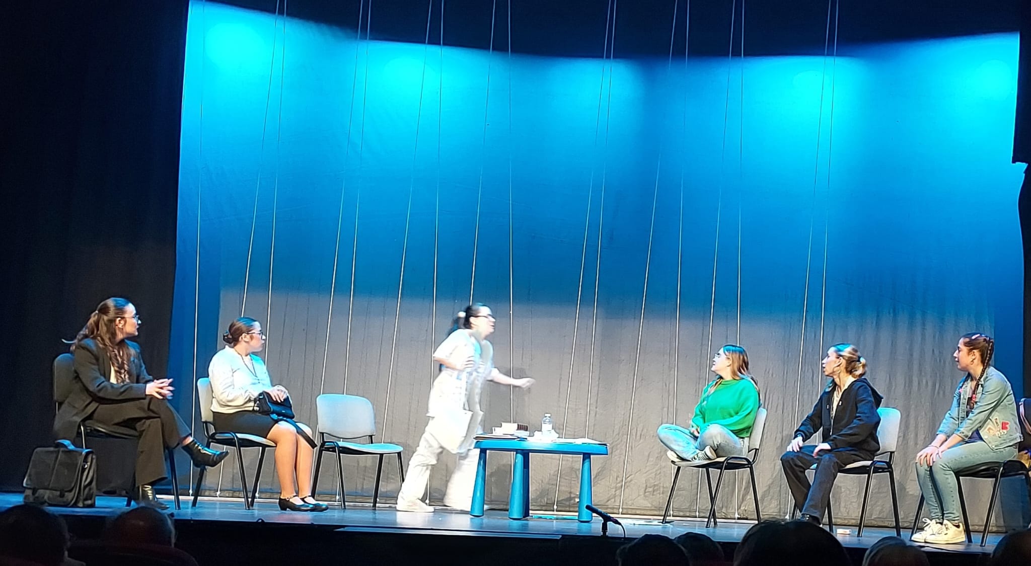 TEATRE FALLER JUVENIL – Fra J. Rodríguez-Pintor Cortina tanca la categoria juvenil amb ‘Trastornades’