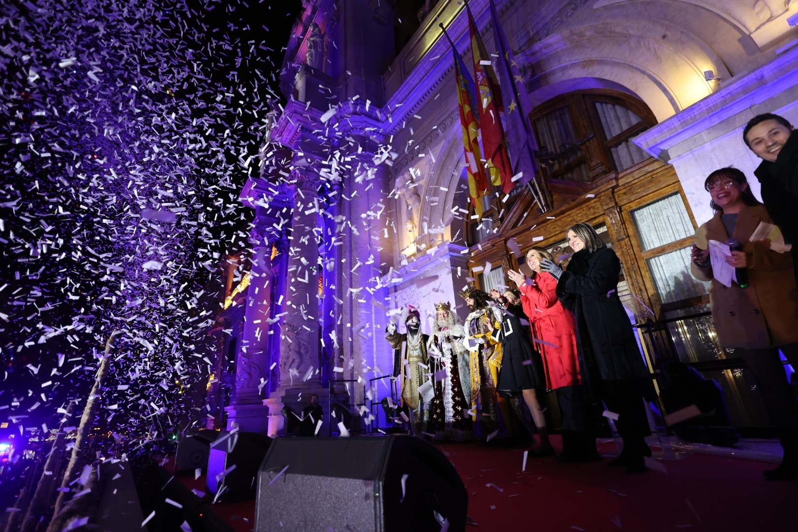 Los Reyes Magos de Oriente llegan al puerto de la ciudad de Valencia