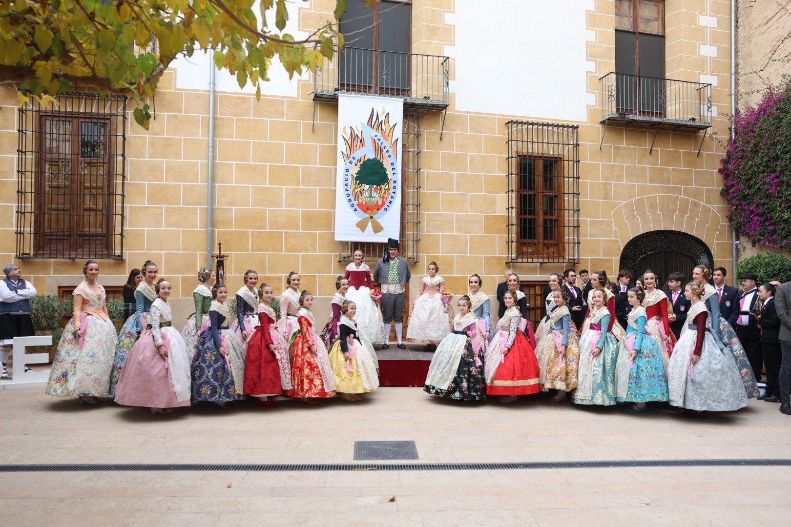 Presentación de bocetos de La Agrupación de Falles del Botànic