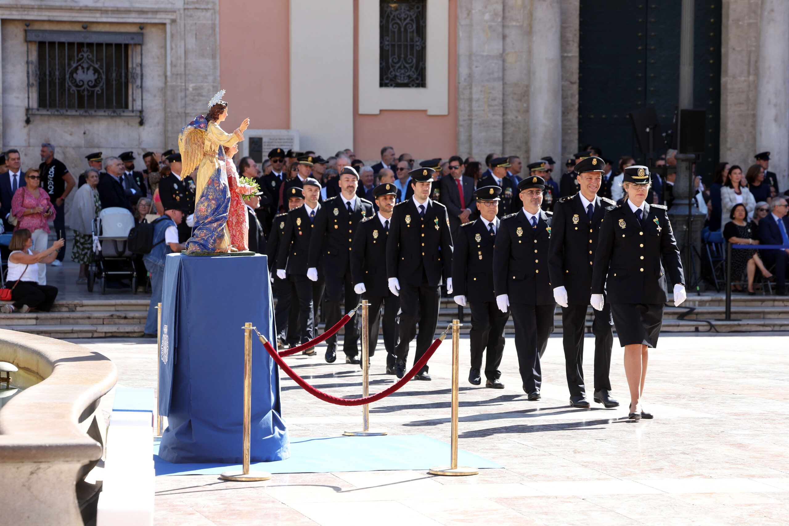 María Estela acompaña a la Policía Nacional en el día de sus Patrones