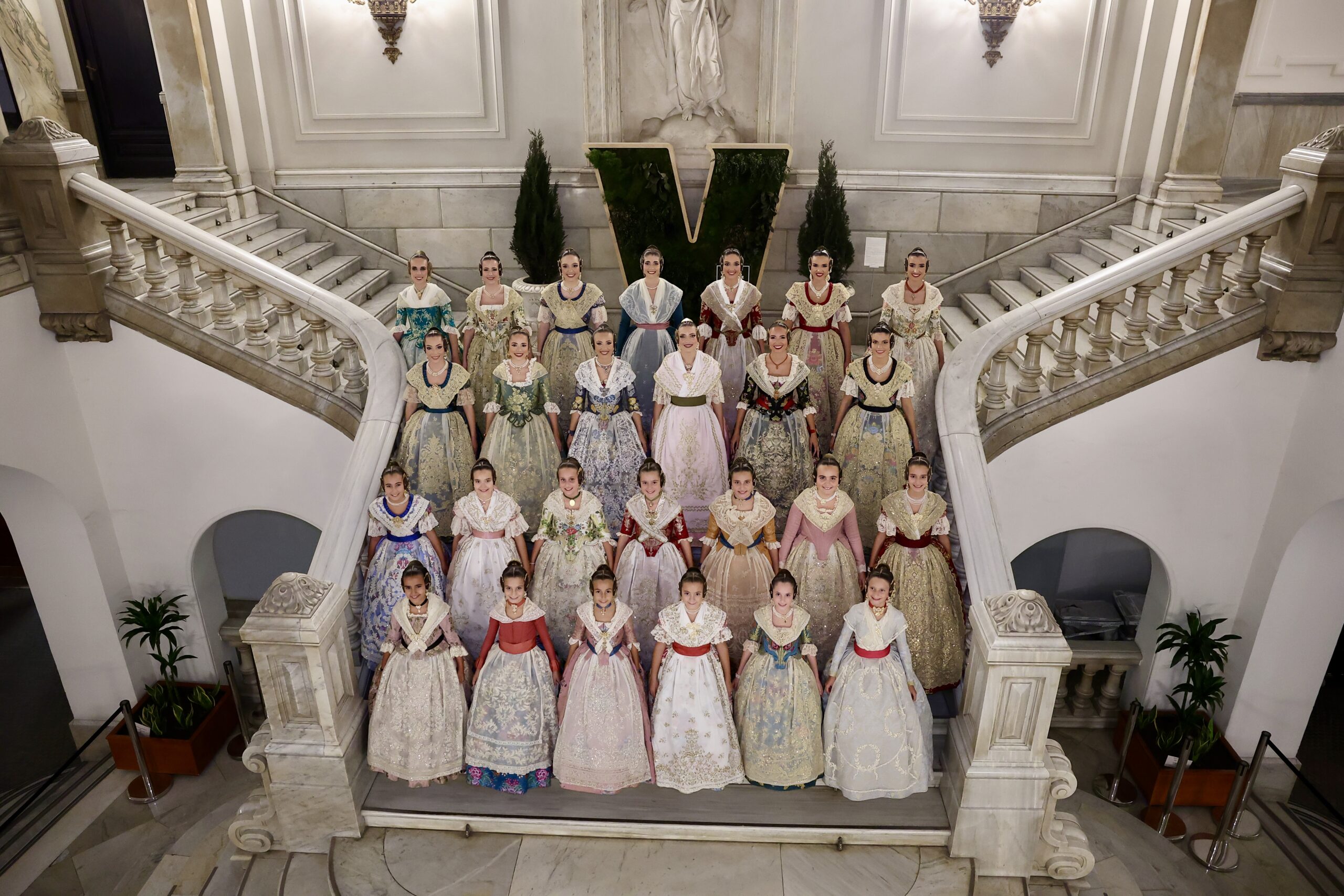 El Ayuntamiento abre sus puertas para el ensayo de las candidatas a FFMMV 2026