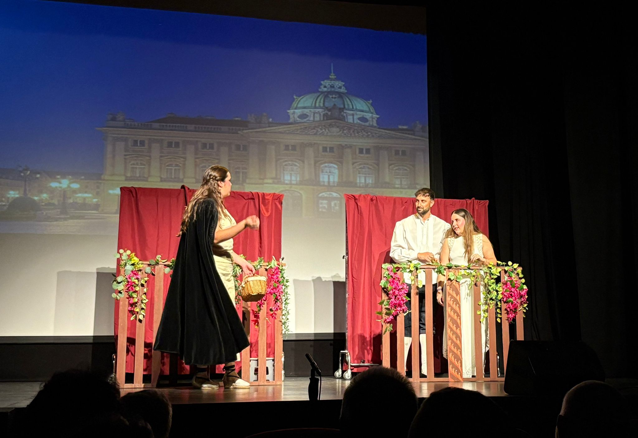 TEATRE FALLER – Vall de Laguar-Pare Ferris interpreta ‘Somni d’una nit d’estiu’