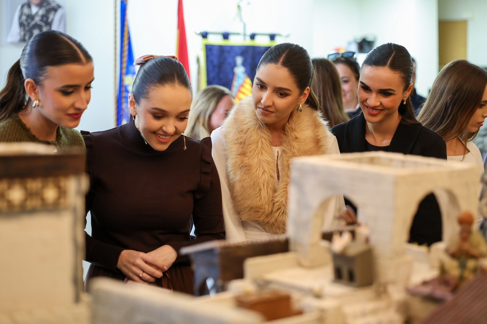 Carmen, Marta i les seues Corts d’Honor visiten els Betlems guanyadors