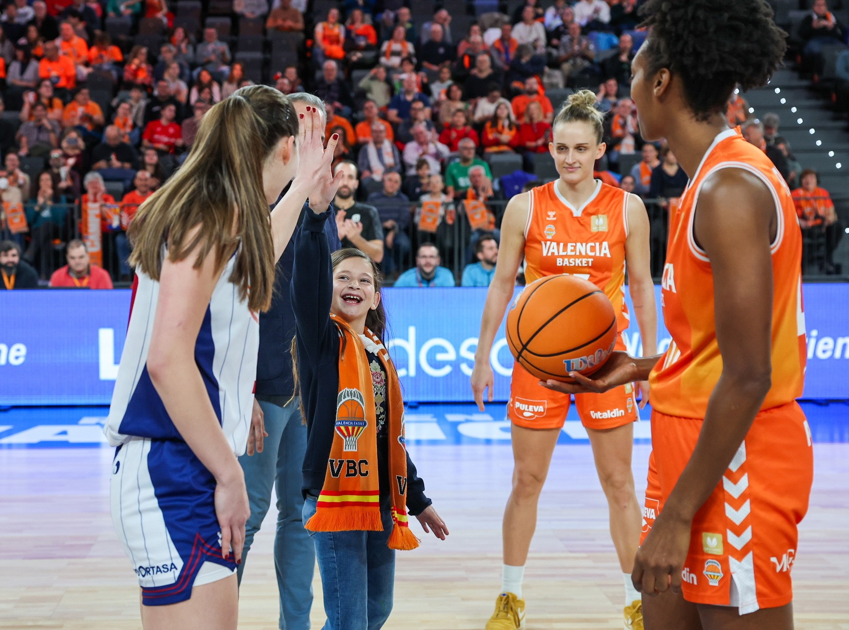 La FMIV y su CH presentes en la victoria del Valencia Basket Femenino