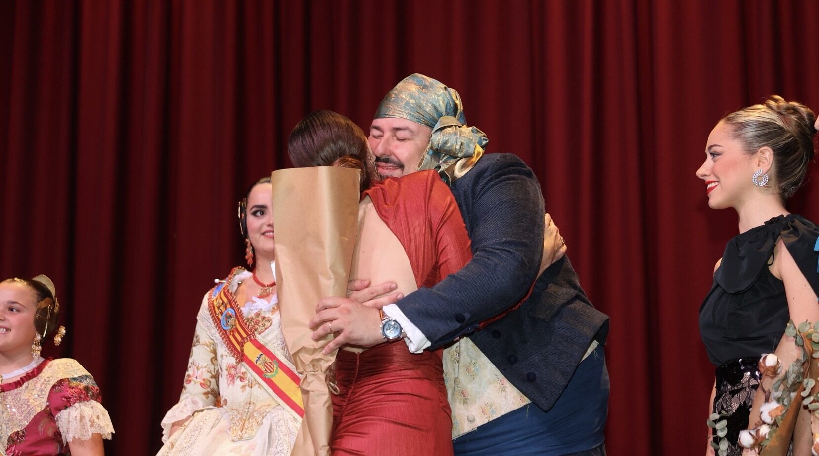 Emoción en las exaltaciones falleras con presencia de la FMV y su CH