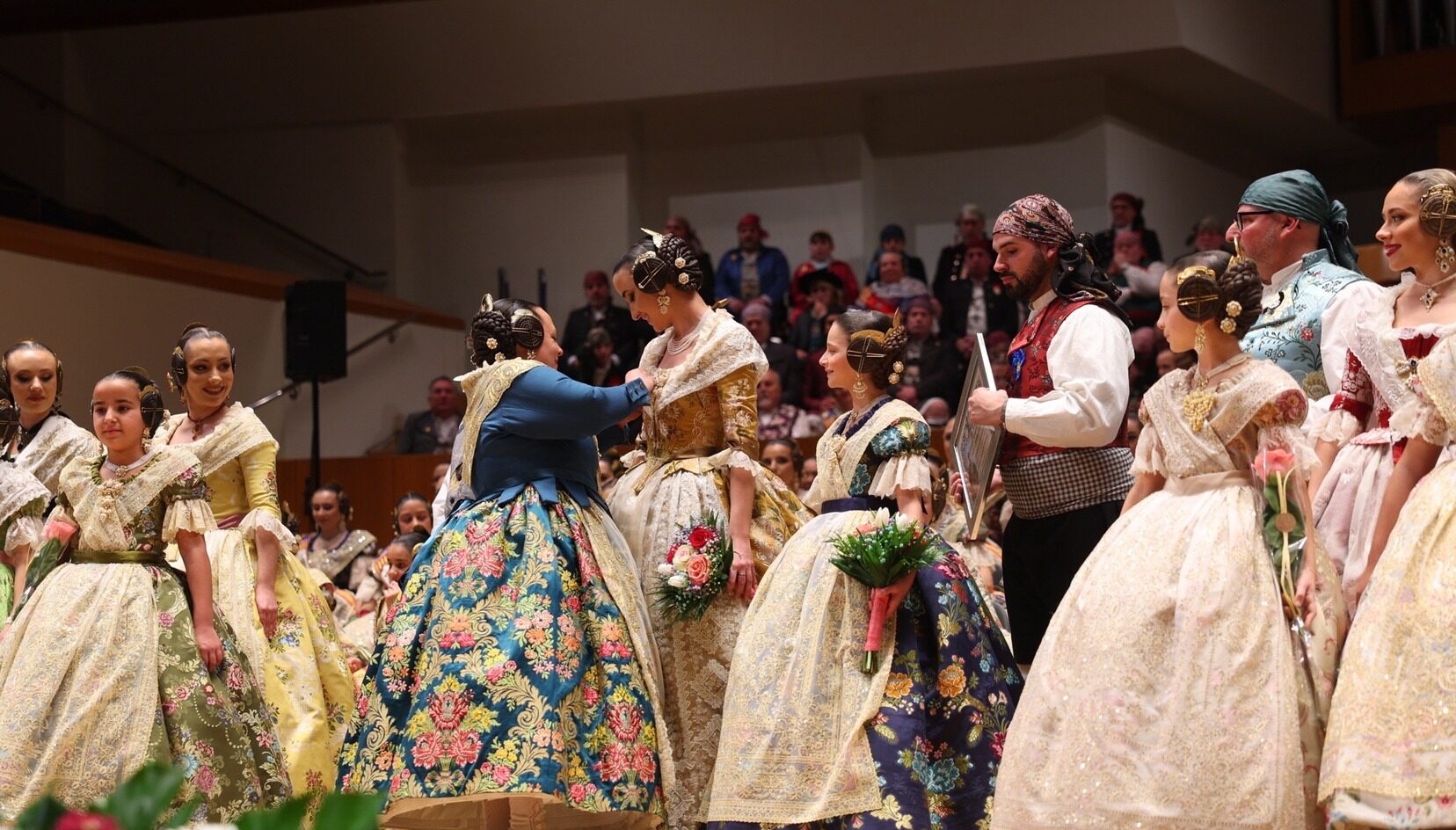 La Agrupación de fallas del Marítimo exalta a sus representantes