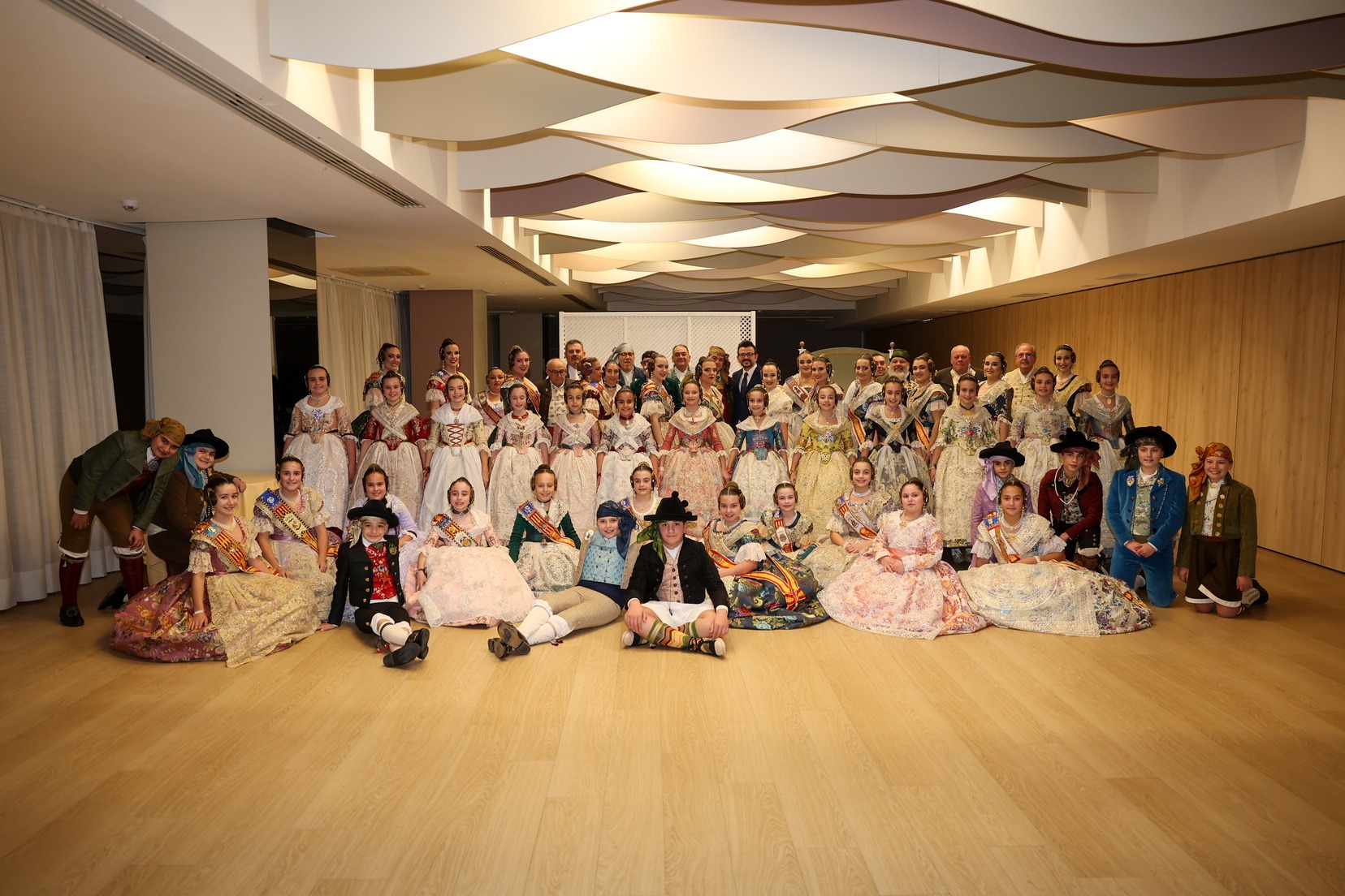 La Cruz Cubierta exalta a sus representantes de las Fallas 2026