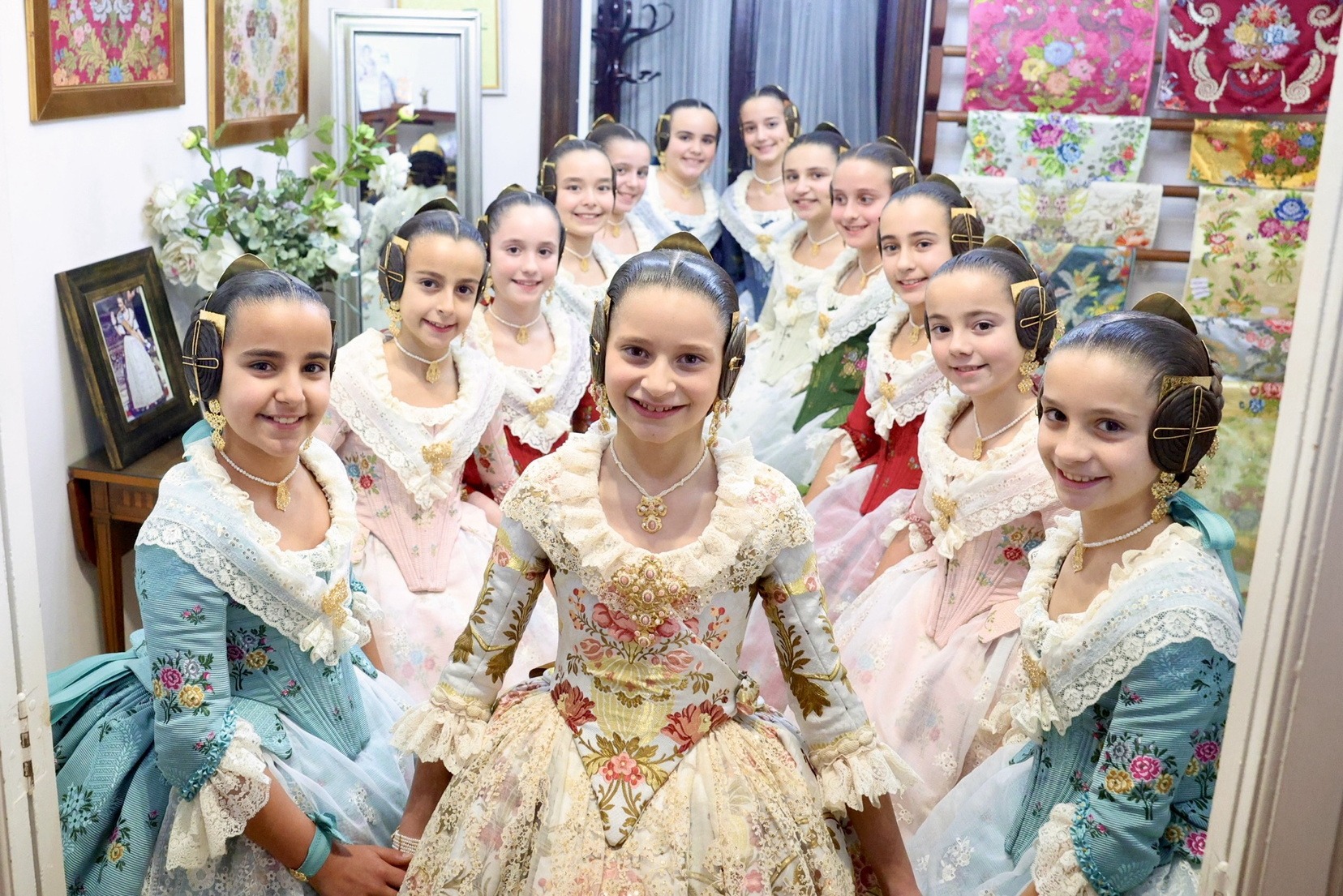 Marta i la seua Cort d’Honor estrenen els seus segons vestits oficials