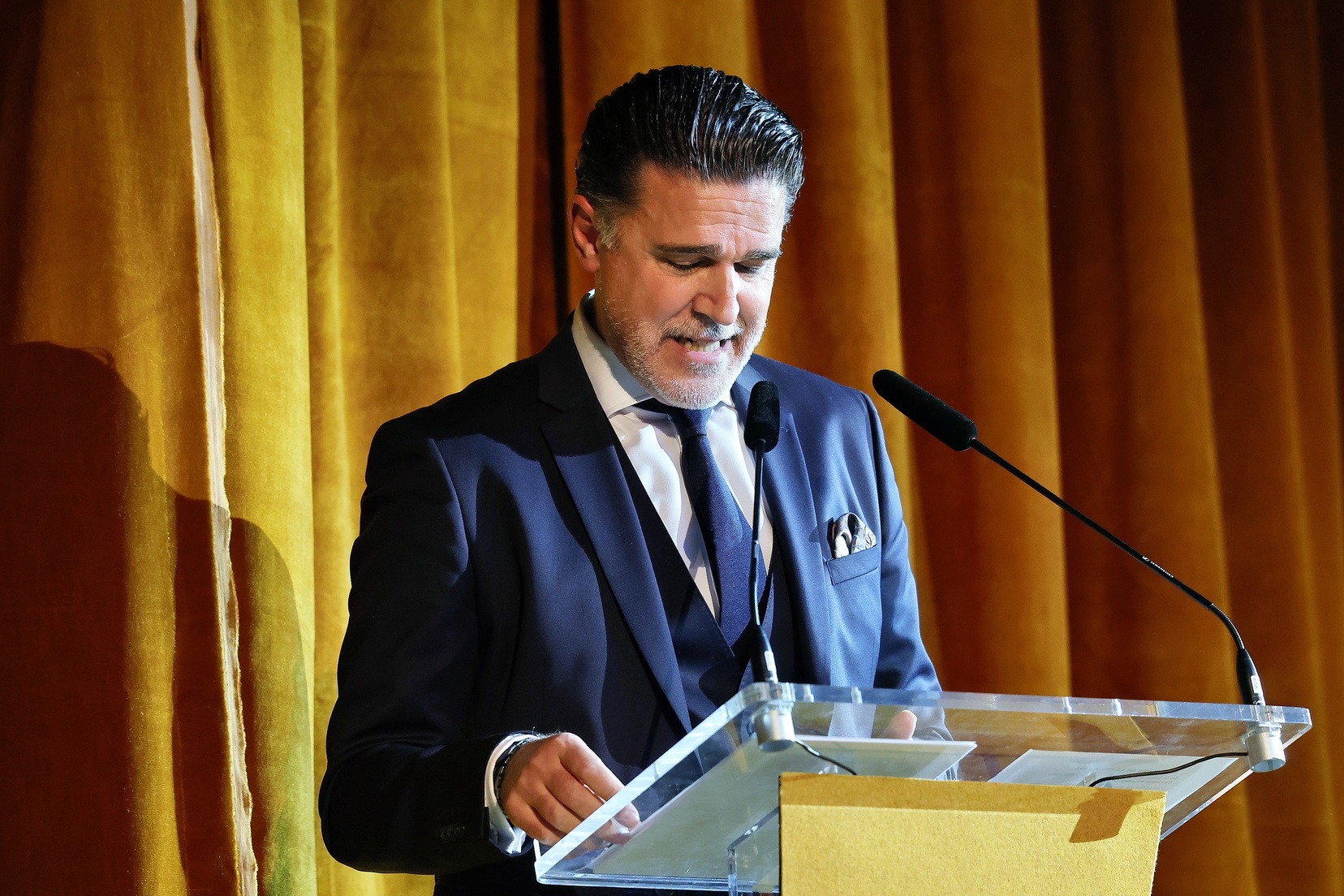 Emotiu discurs de Boro Peiró recordant als que ens inculcaren les Falles