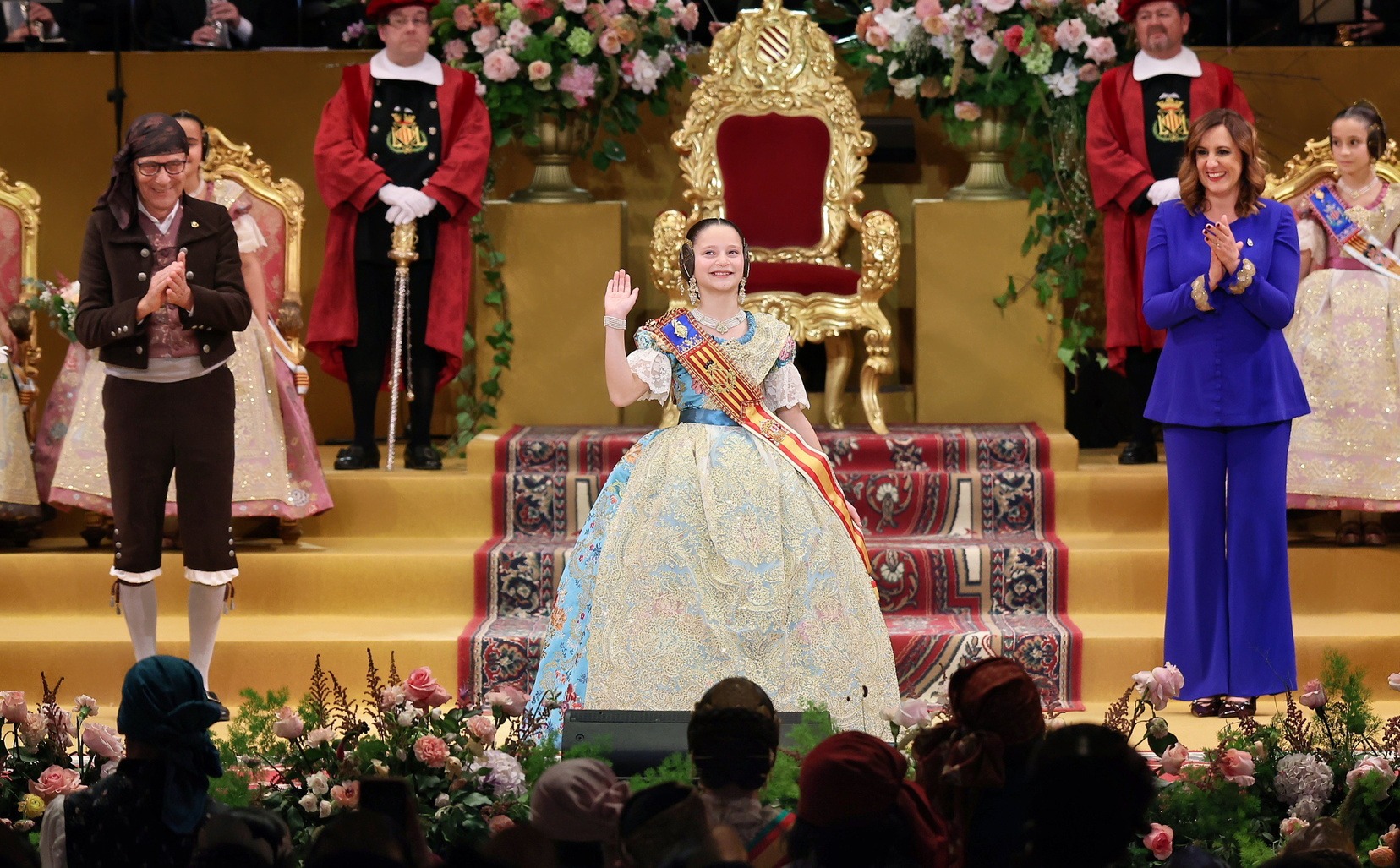 Marta Mercader rep la seua banda com a Fallera Major Infantil de València