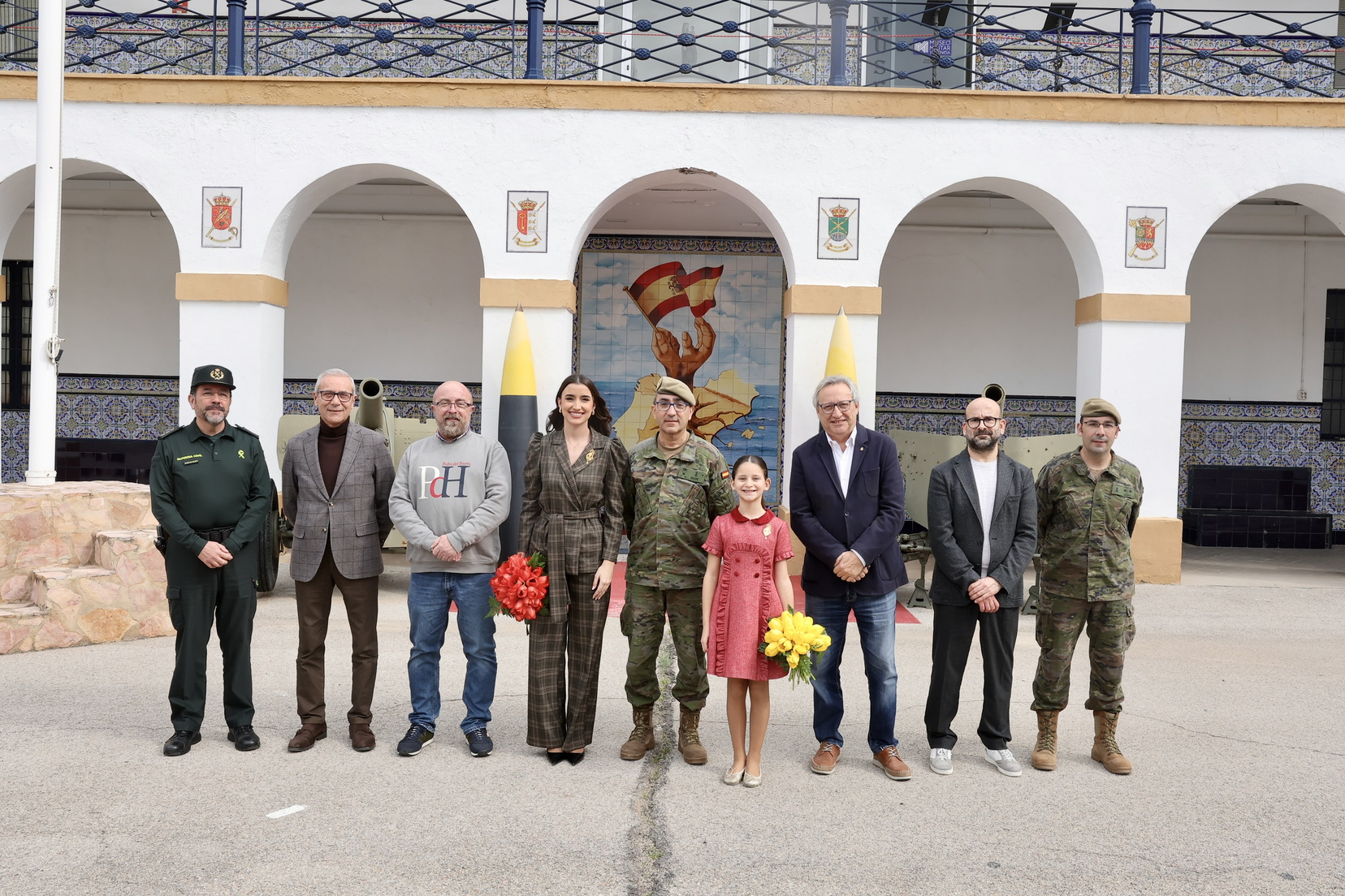 Las Fuerzas Armadas y la Guardia Civil presentan los bocetos de sus fallas