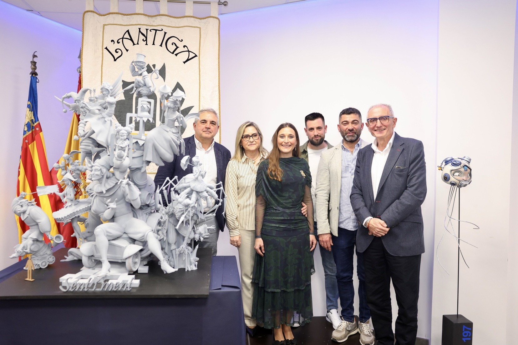 L’Antiga celebra la cena con los medios para presentar sus proyectos