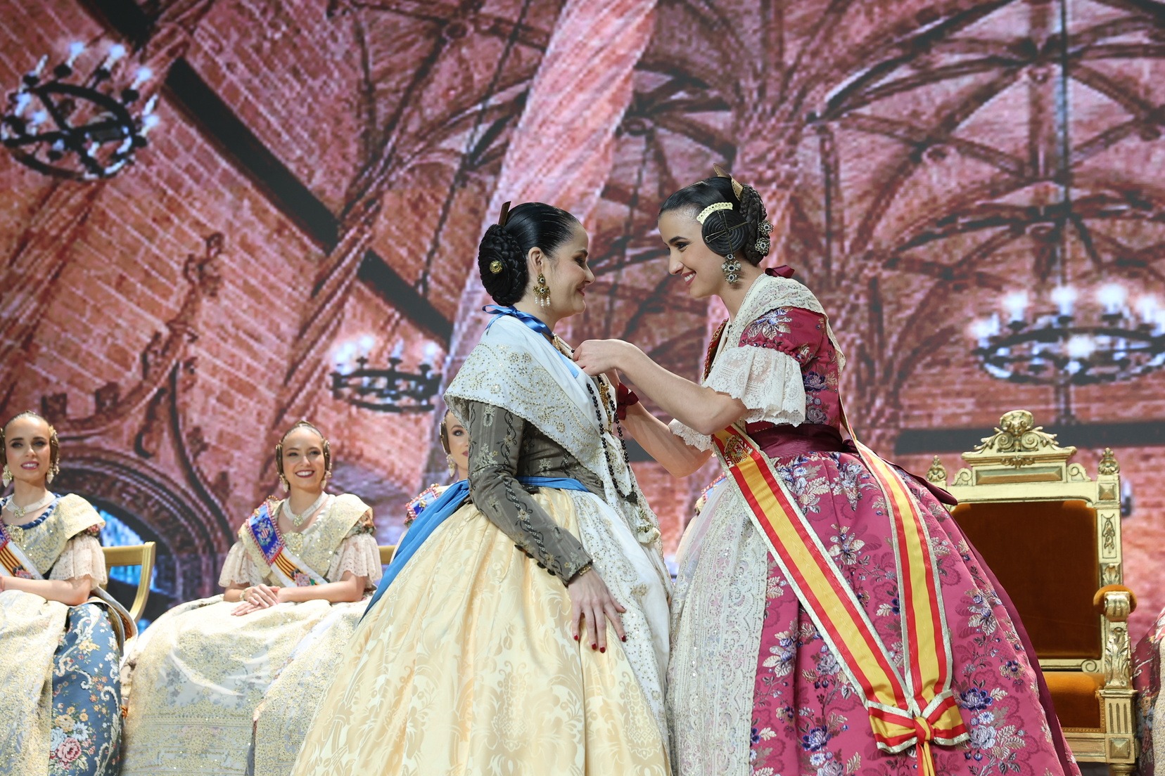 Primera jornada d’intercanvi de fotografies i Brillants amb la FMV