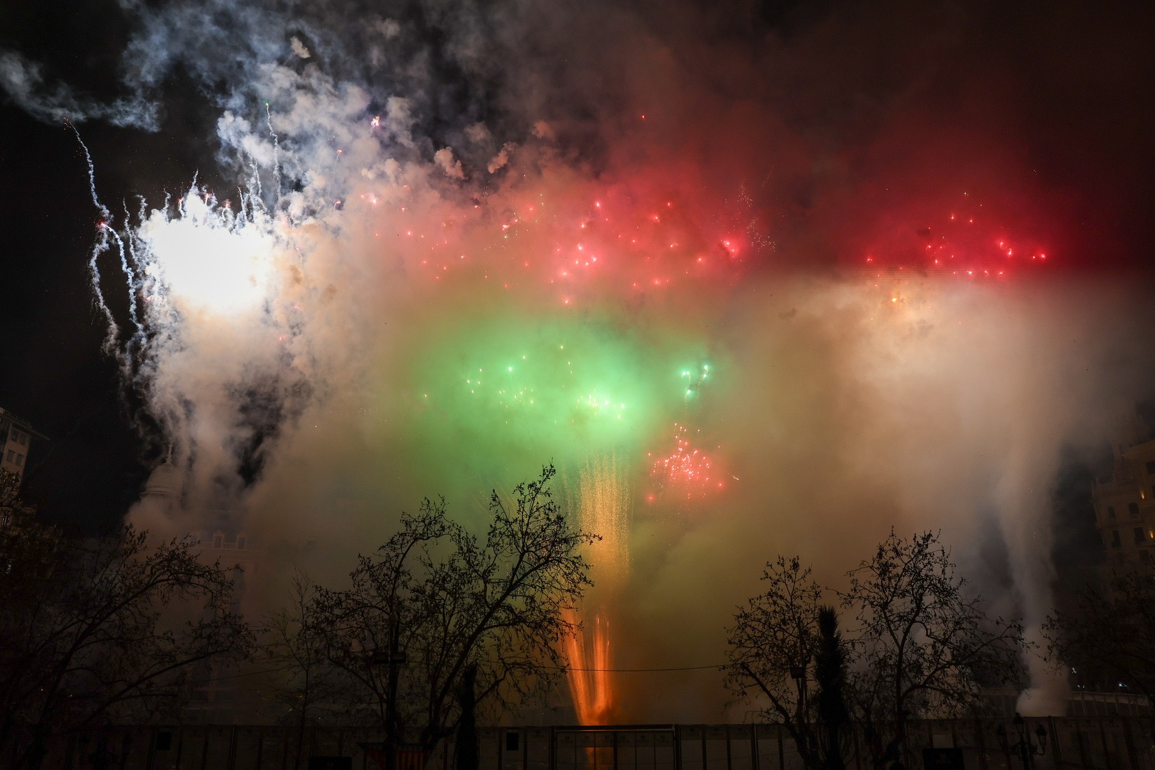 La ciudad se llena de ‘Magia y color en la plaza del Ayuntamiento de Valencia’