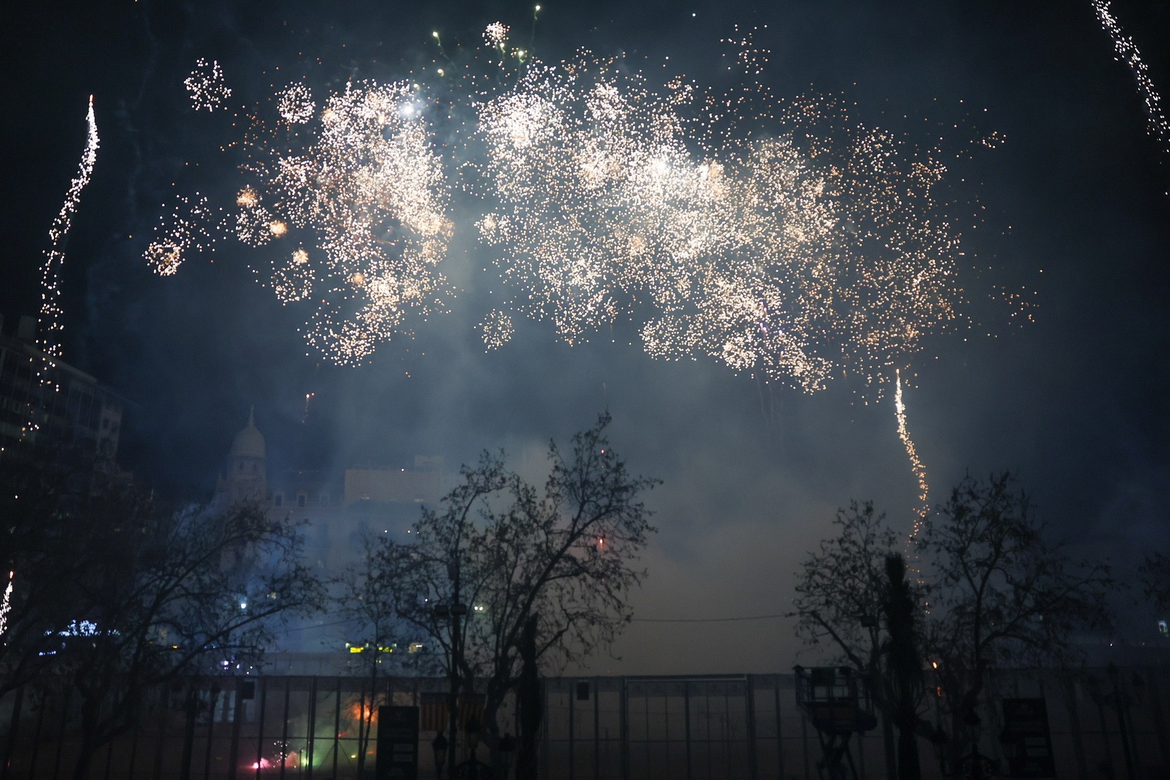 La Plaza se ilumina con ‘Falles, llum i soroll’ de Pirotecnia Tamarit