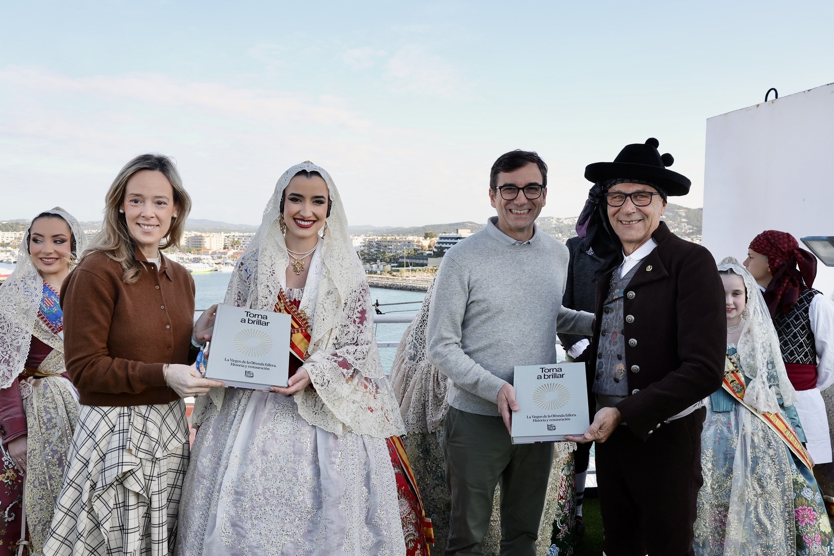 Les Falles de València desembarquen a Sant Antoni de Portmany