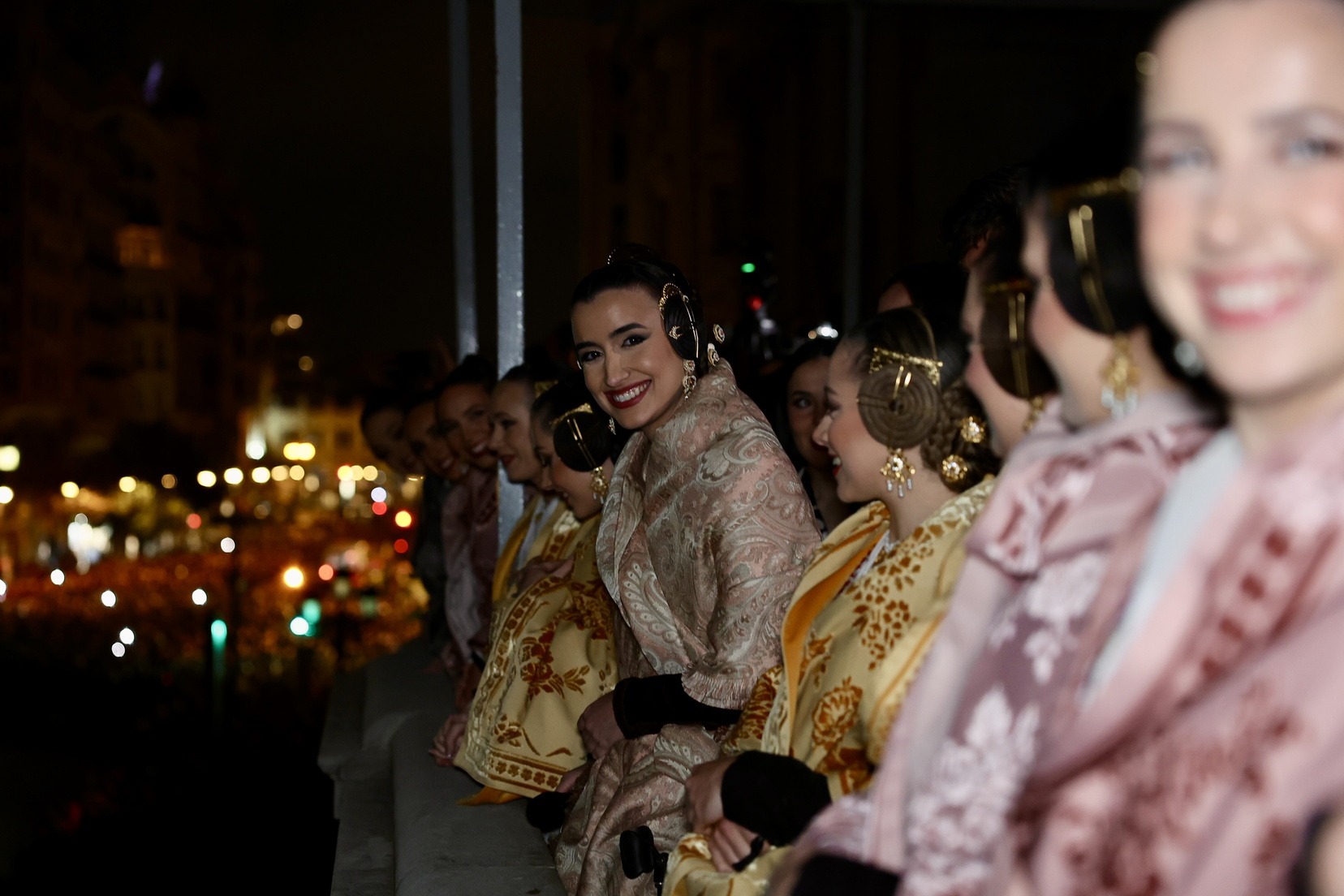 ‘Previa fallera’ de Pirotècnia Peñarroja il·lumina la Plaça de l’Ajuntament