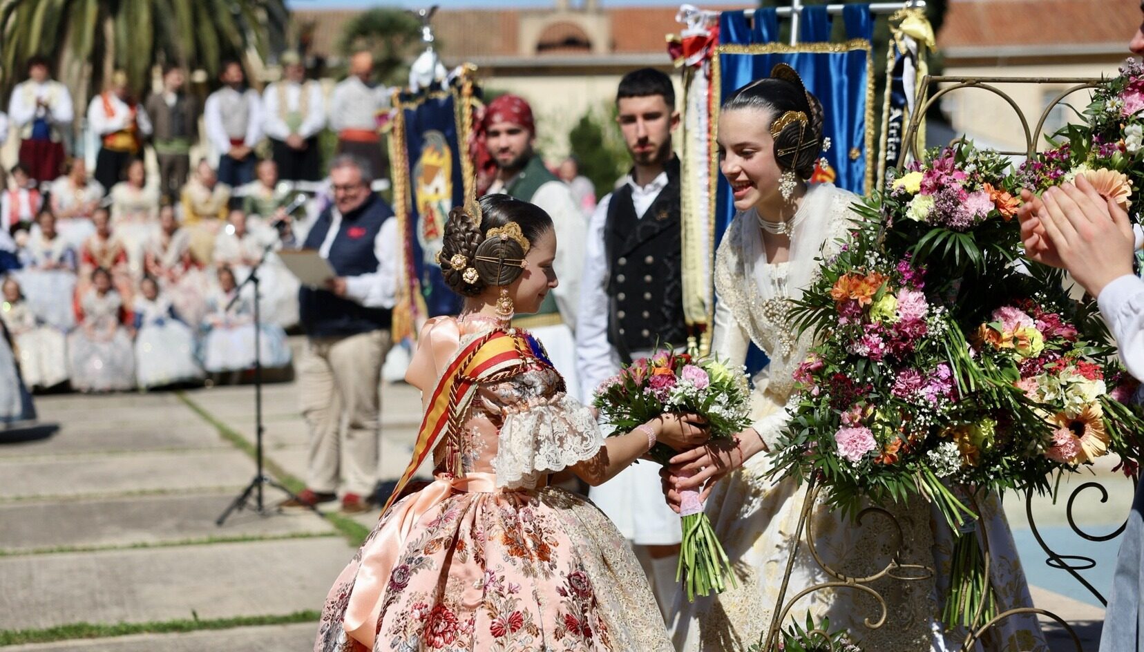 Homenatje a les víctimes de les riuades