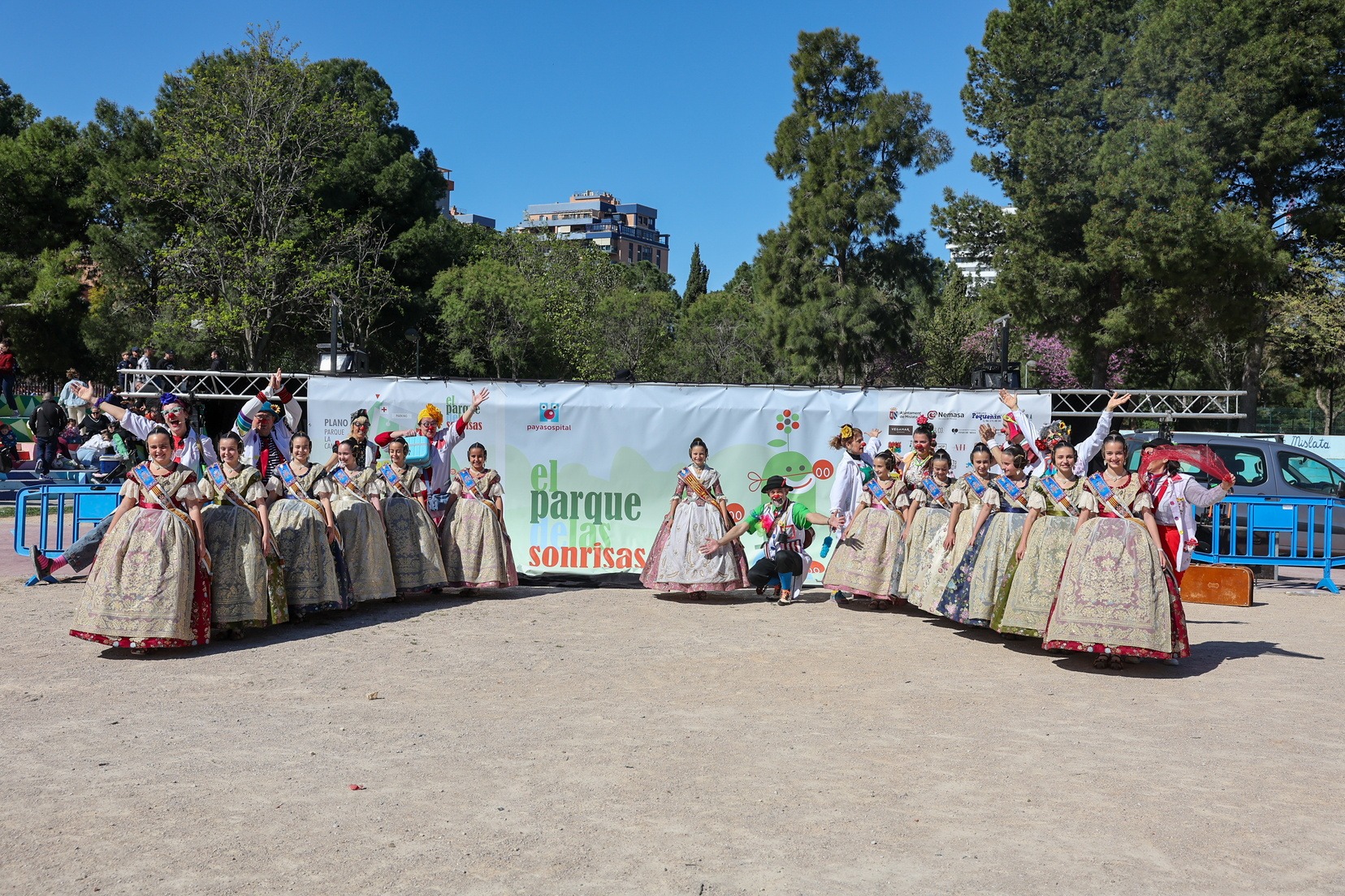 Marta i la seua Cort d’Honor participen en una jornada solidària