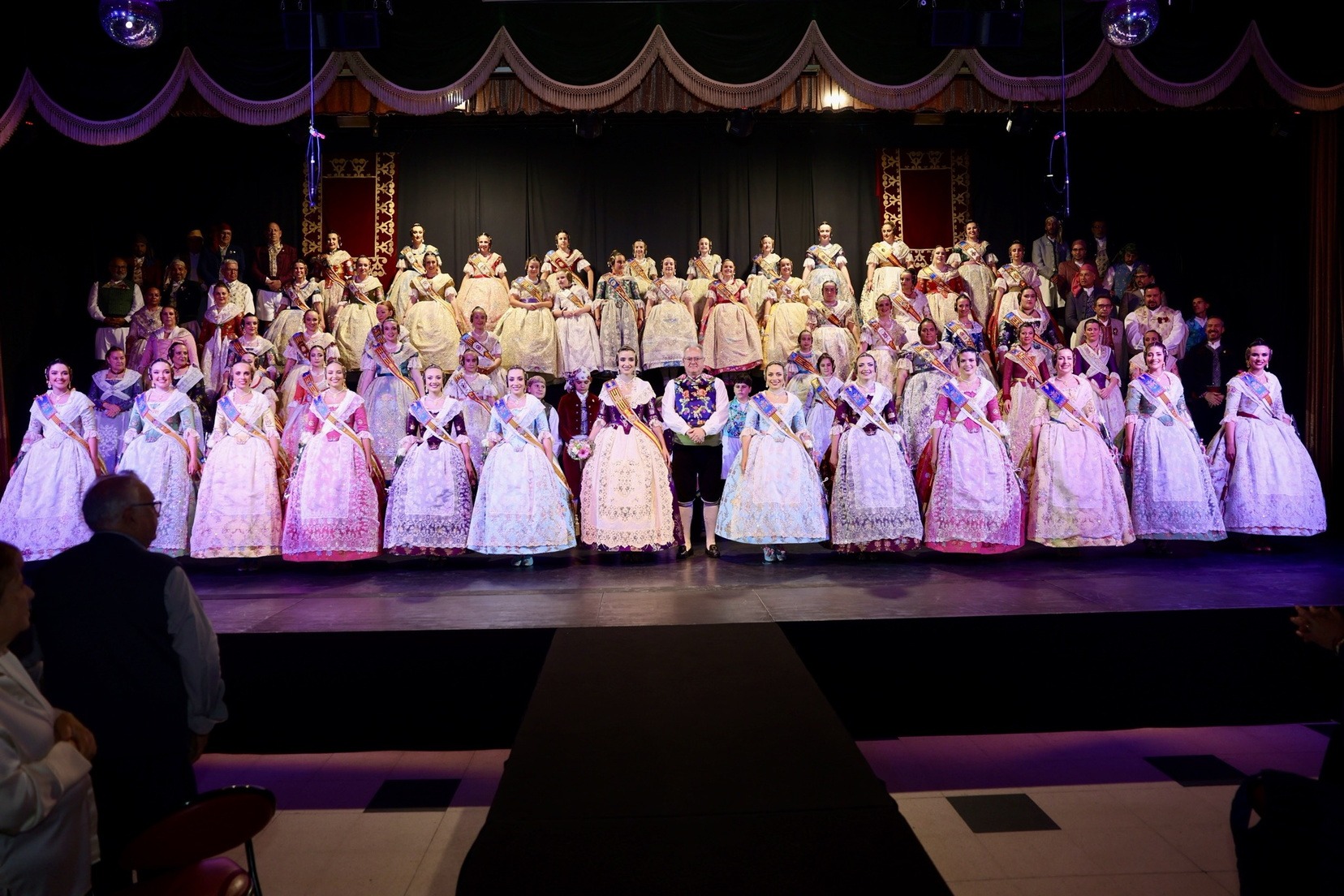 Ruzafa celebra la exaltación de sus máximas representantes