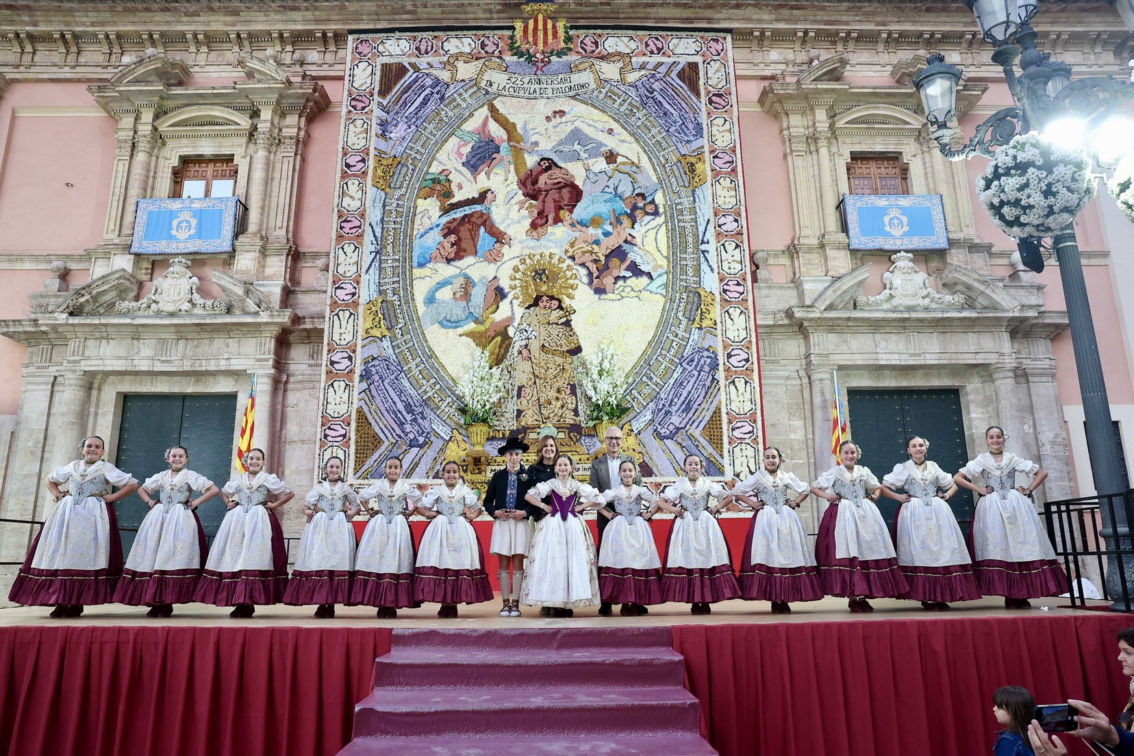 Dansà Infantil de las Fallas en honor a la Mareta