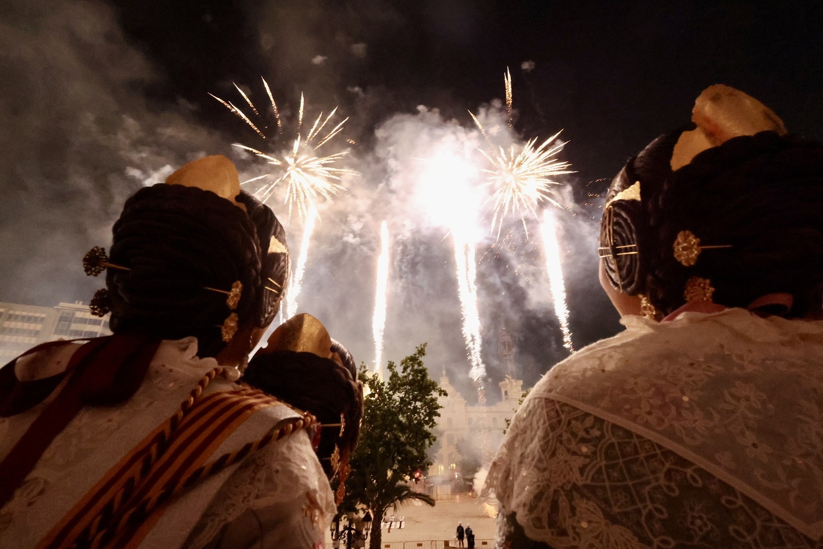 La pólvora de Pirotecnia del Mediterráneo cierra la Gran Feria de Julio