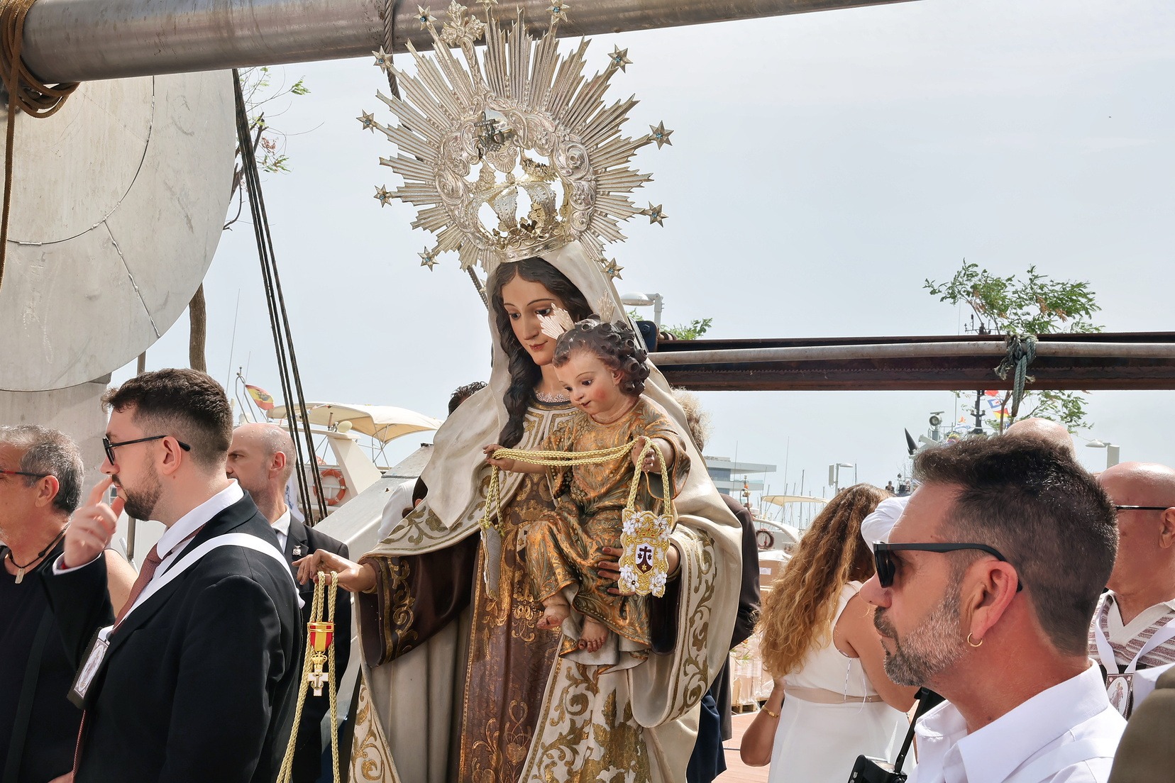 Valencia se viste de gala para honrar a la Virgen del Carmen