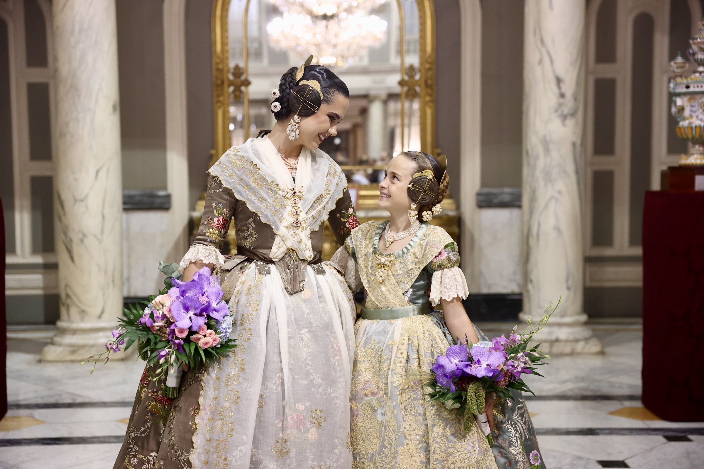 Primeros obsequios y fotografías oficiales para Beatriz y Julia